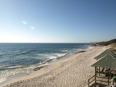 LARGE HOME WITH OCEAN VIEWS Picture