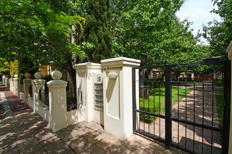 Northbridge or London ? Picture 1