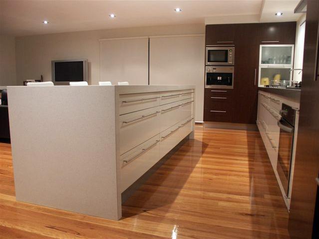 SOLD BY PROPERTY STUDIO Picture 1