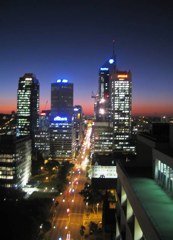 CONDOR SUB-PENTHOUSE ...... SUBLIME RIVER & CITY VIEWS Picture 1