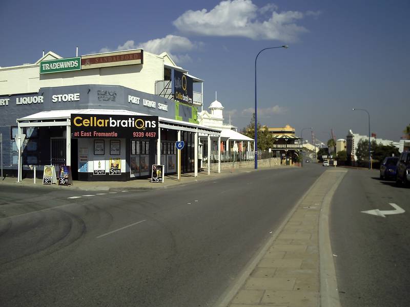 Boutique Office Showroom Picture 3