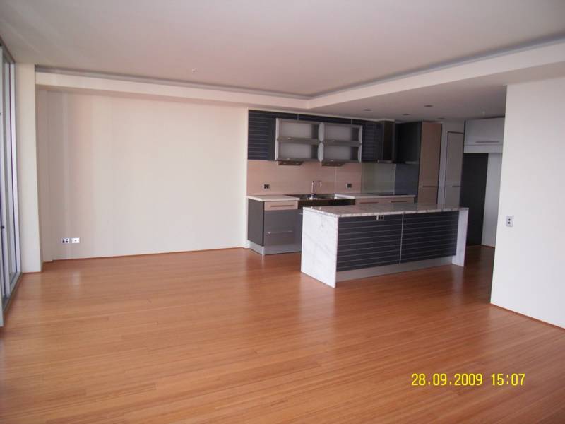 Brand New, Large Apartment with Sensational River Views Picture 3