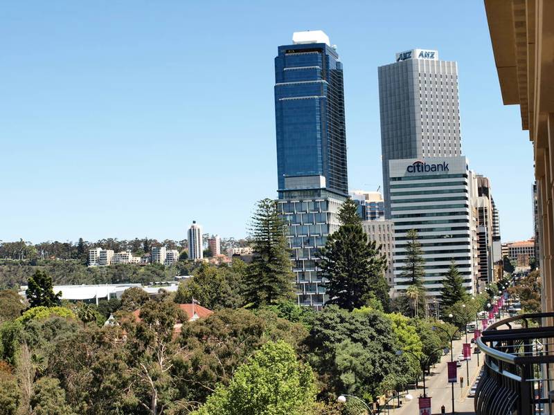 Luxurious Top Level Penthouse! Picture 1