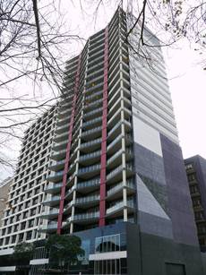 SENSATIONAL RIVER VIEWS ..... LUXURIOUSLY FURNISHED Picture 2