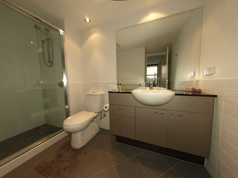 Relax by the Pool Picture 3