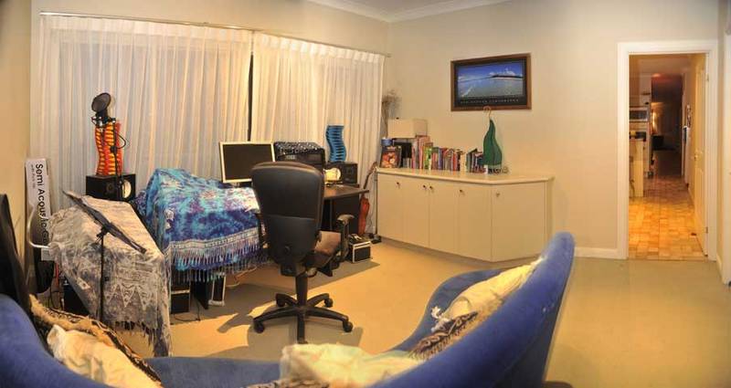 Executive Acreage Residence Picture 3