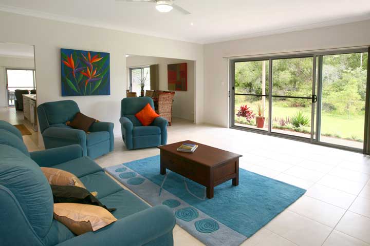 Serene Acreage Retreat Picture 2