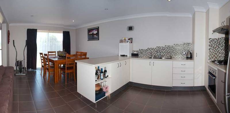 2 Homes In 1! Picture 2