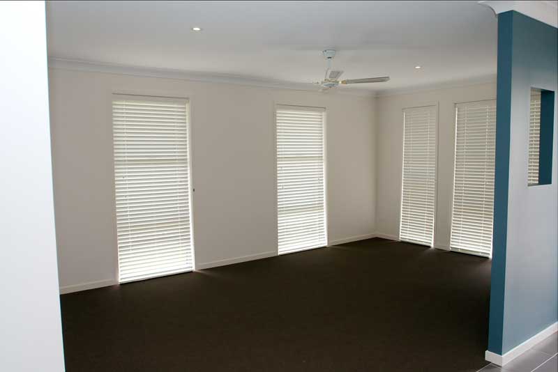 Brand New & Beautiful! Picture 3