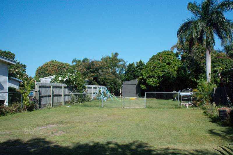 Build Close To The Broadwater! Picture 3