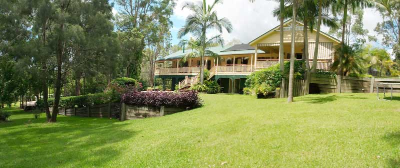 Enchanting Colonial Acreage Picture 1