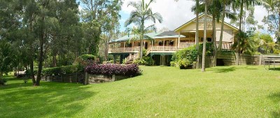 Enchanting Colonial Acreage Picture