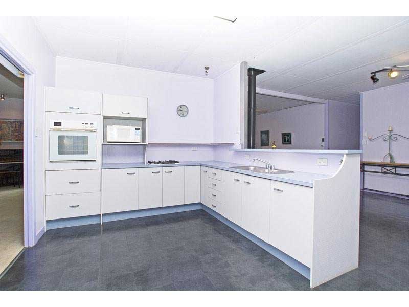 Acreage Privacy, Size and Potential! Picture 3