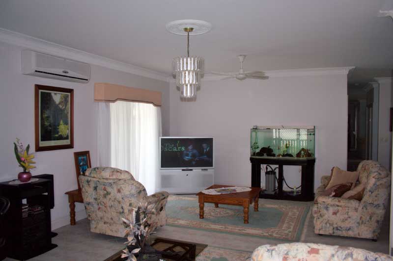 Colonial Charm, Dual Living Picture 3