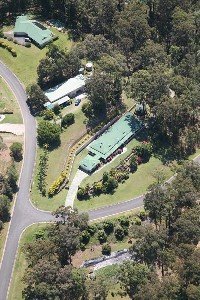 Colonial Charm, Dual Living Picture