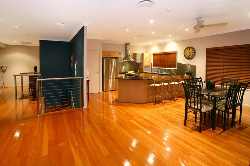 Prestige View-Filled Residence Picture 3