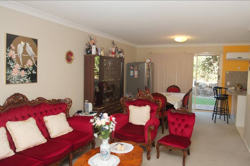 Terrific Tidy Townhouse! Picture 2