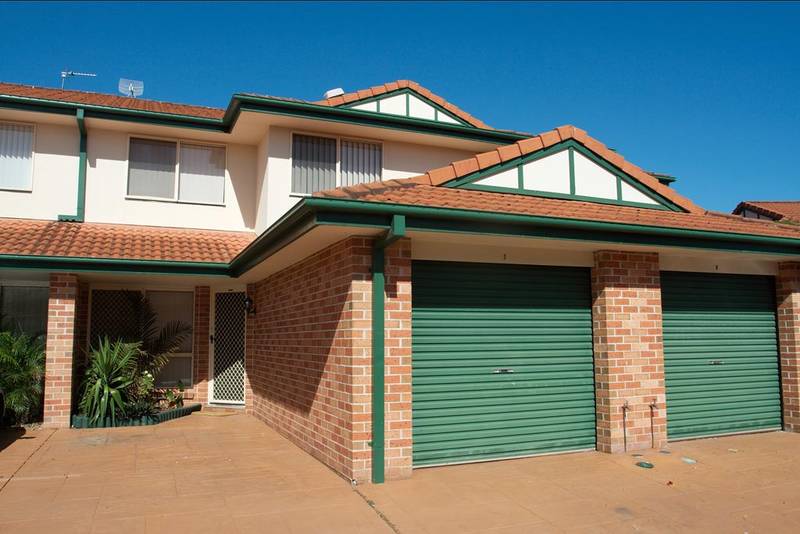 Terrific Tidy Townhouse! Picture 1