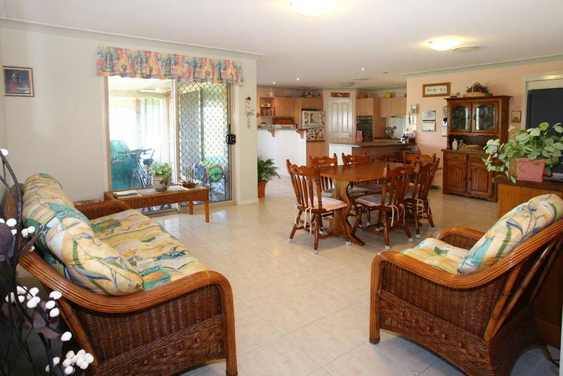 Huge Family Acreage PLUS Professional Sized Tennis Court Picture 3