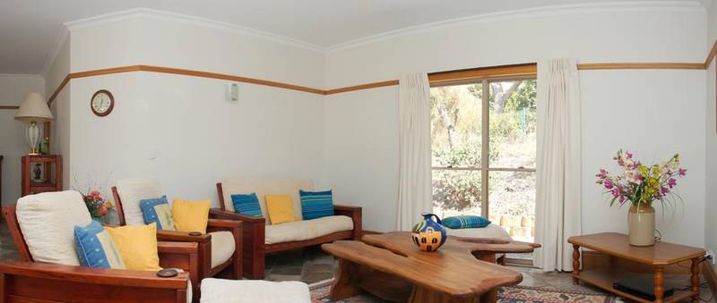 Classic Acreage Charm Picture 2