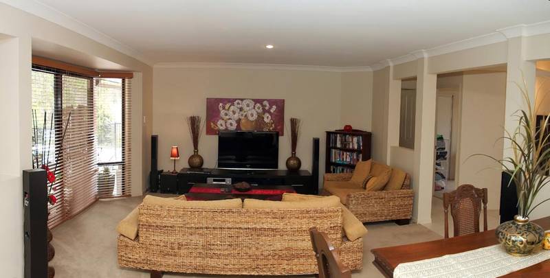 Stunning Prestige Acreage Picture 2