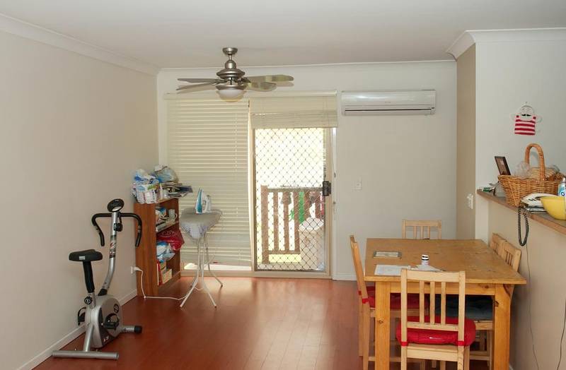 Red Hot Townhouse With DLUG! Picture 3