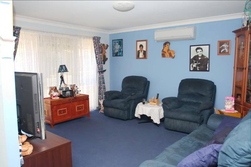 Must See, Must Sell Picture 3