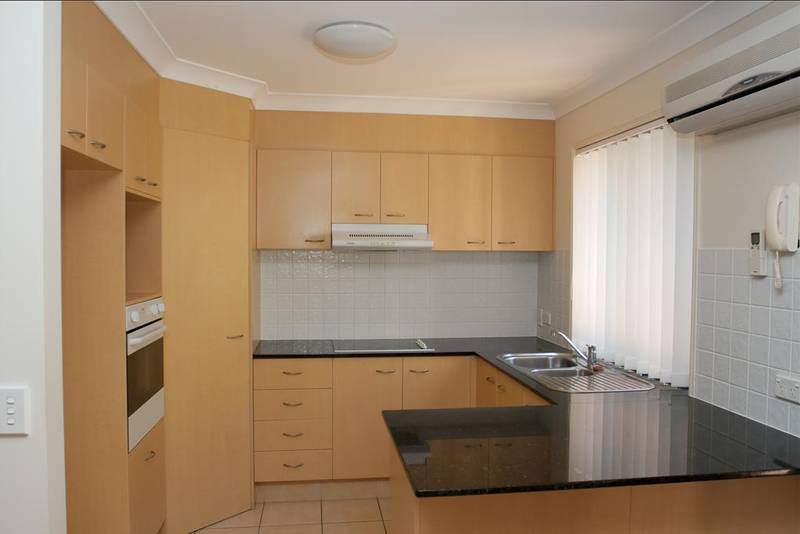 Terrific Towownhouse, Sensational Complex Picture 3