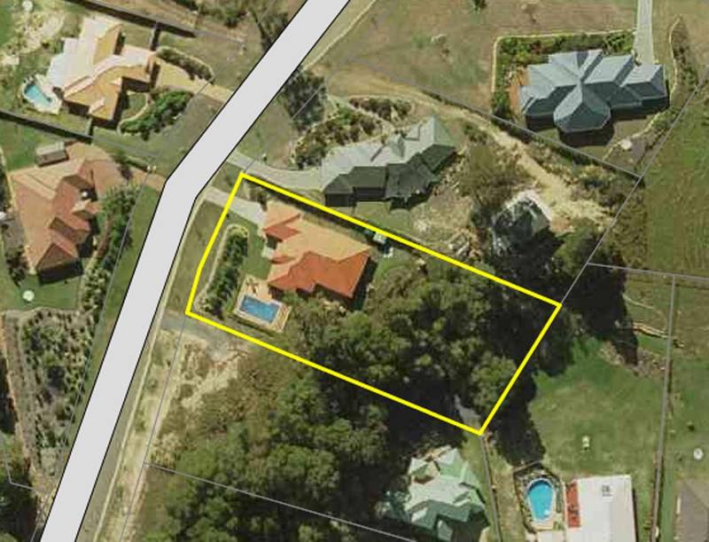 Massive 3000m2 Block, Stunning Home, Very Private Picture 1