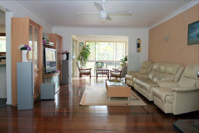 Tradie's Acreage Retreat Picture 2