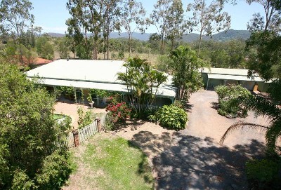 Stunning Acreage Oasis Picture