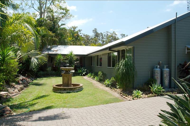 Acreage Oasis Picture 2