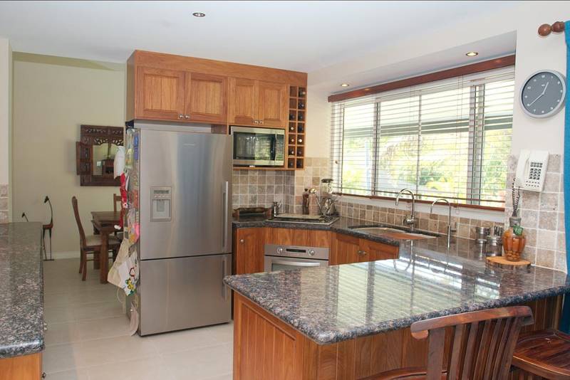 Acreage Oasis Picture 3