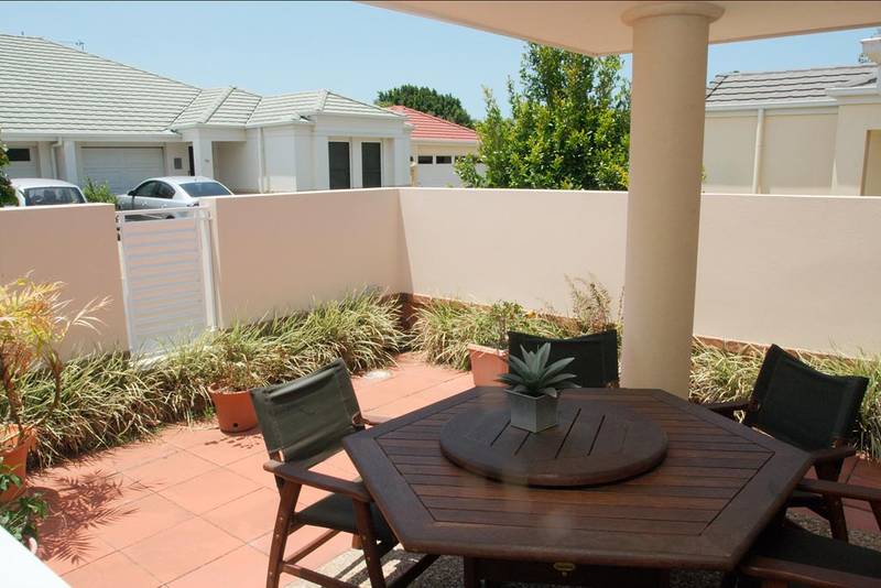 Easy Living! Picture 3