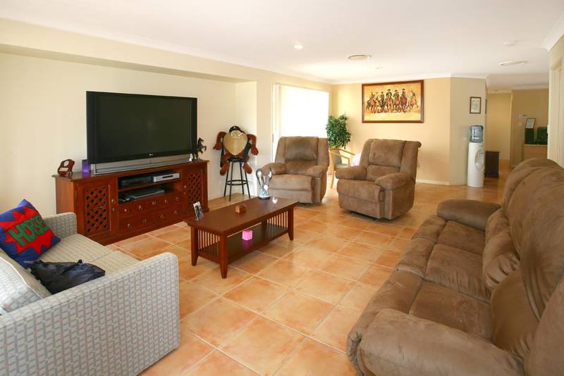 Easy Living! Picture 2