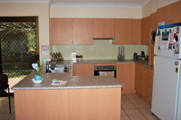 Big acreage - close to town Picture 3