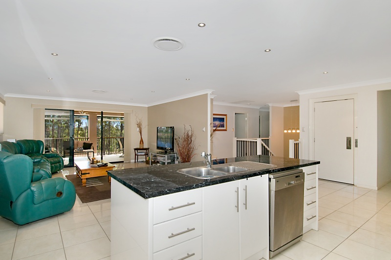 YOU COULD BE LIVING ON THE WATERS EDGE - HUGE HOME Picture 3