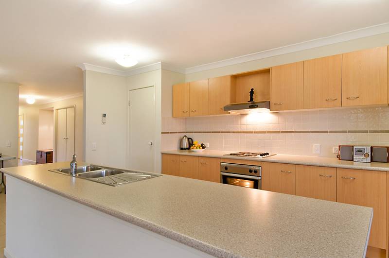 DESIGNED WITH A DIFFERENCE - COME HOME TO PEACE & PRIVACY Picture 3