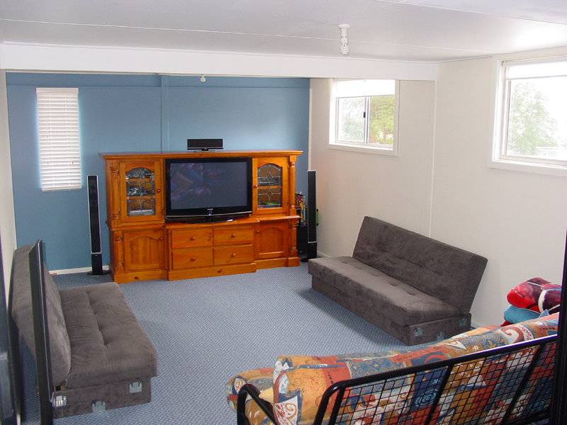 Come and See Inside! Picture 3