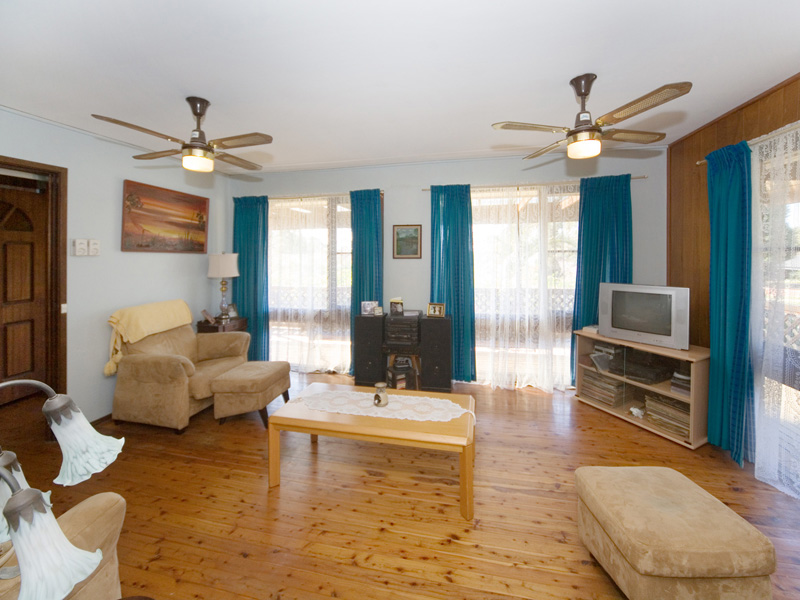 AFFORDABLE AND COMFORTABLE! Picture 2