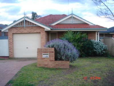 FULLY FURNISHED - 3 Bedroom home in good location Picture FULLY FURNISHED - 3 Bedroom home in good location Picture