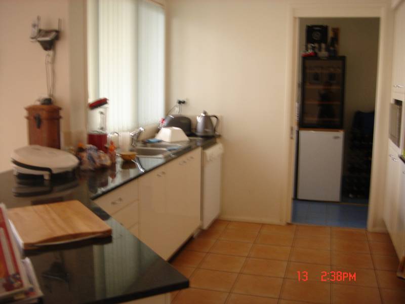 Open Plan living in a quiet street Picture 2