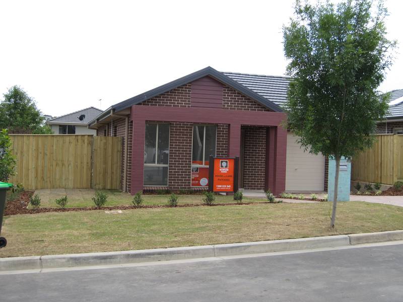 Macarthur Gardens Picture 2