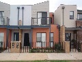 Townhouse close to schools - OPEN HOUSE Tues2ndJune@5pm Picture