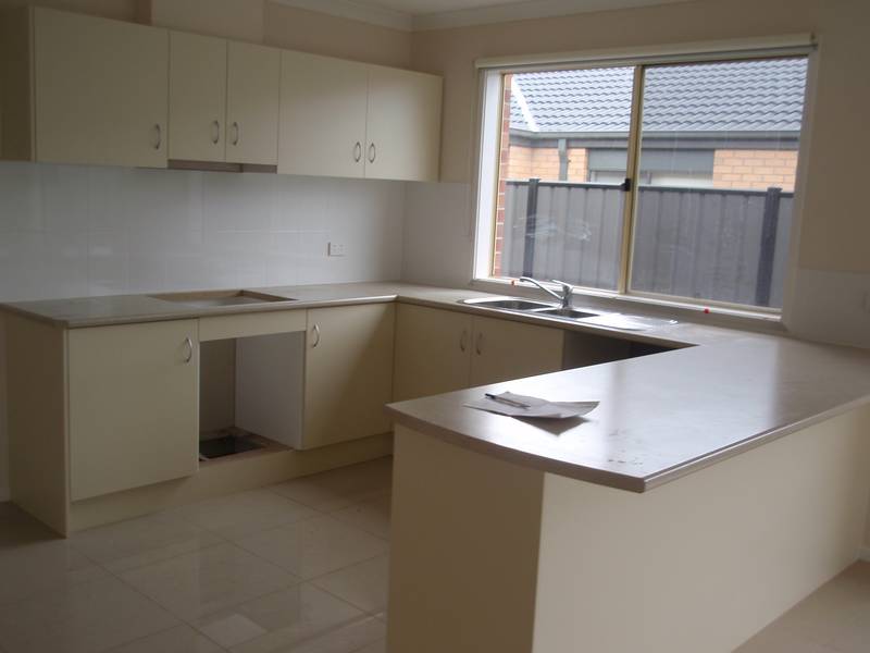 Brand New 4 Bedroom Home Picture 2