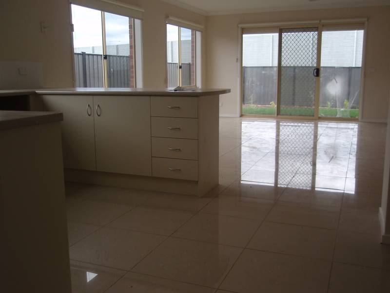 Brand New 4 Bedroom Home Picture 3