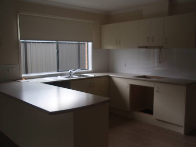 4 Bedrooms in Brimbank Gardens Estate Picture 3