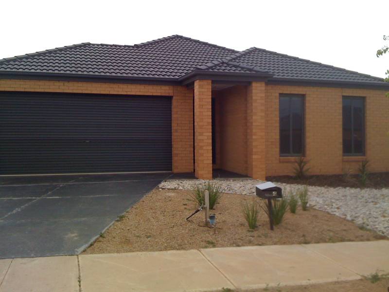 4 Bedrooms, 2 Bathroom and Double Garage Picture 1