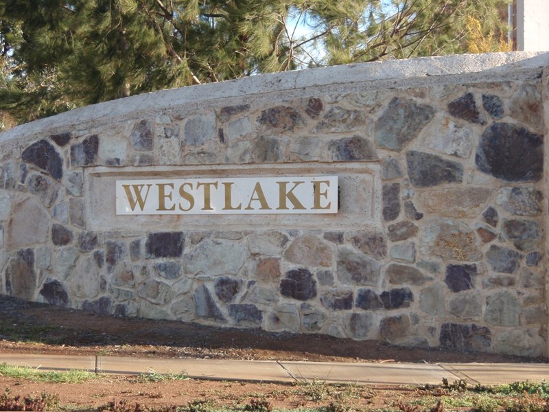 BRAND NEW AND WAITING FOR YOU Picture 1