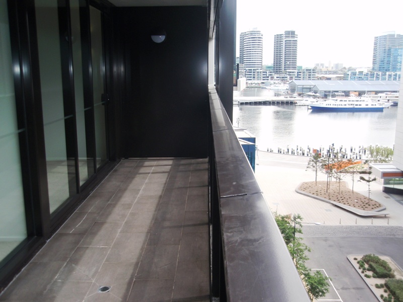 Brand New One Bedroom Apartment Picture 3